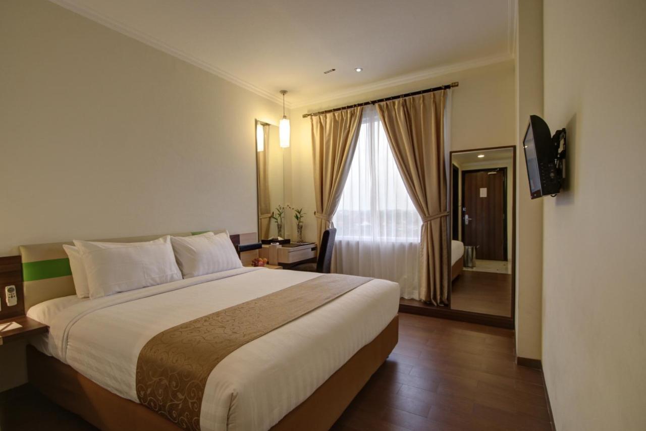 Hotel Dafam Pekalongan Exterior photo