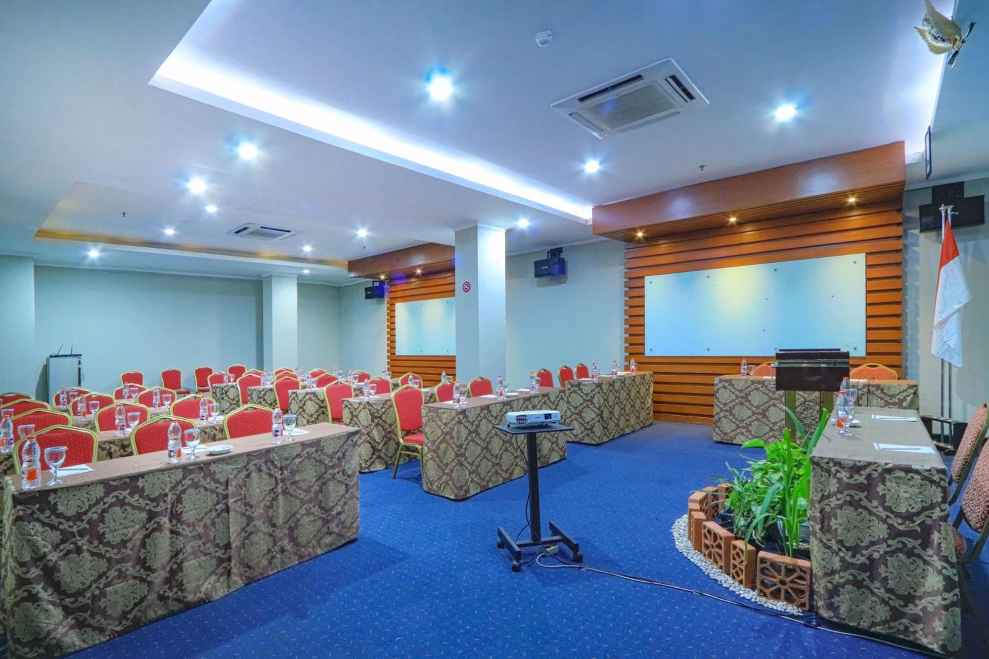 Hotel Dafam Pekalongan Exterior photo