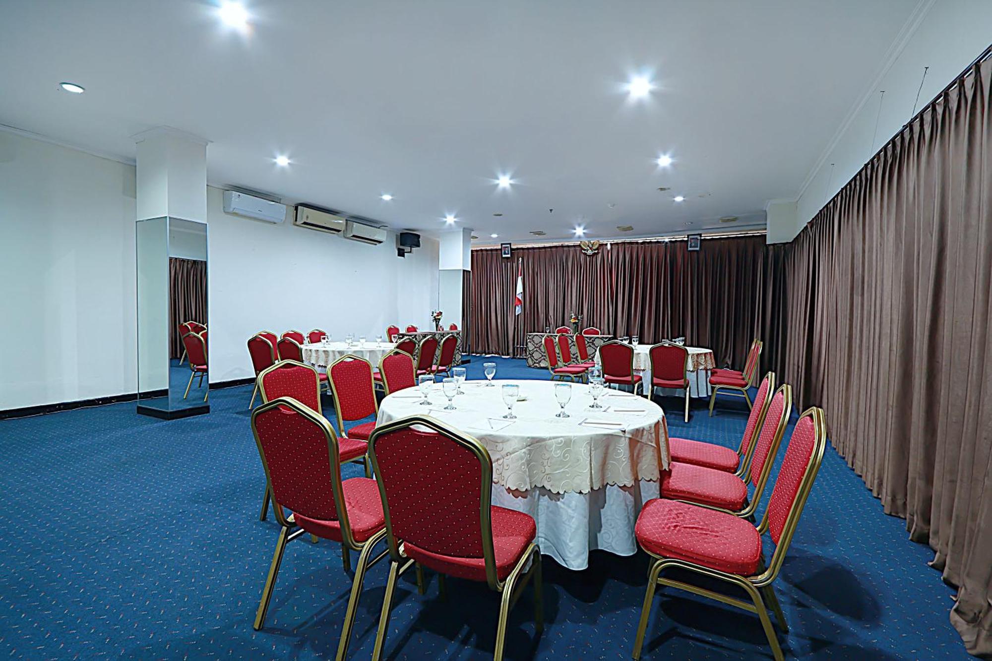 Hotel Dafam Pekalongan Exterior photo