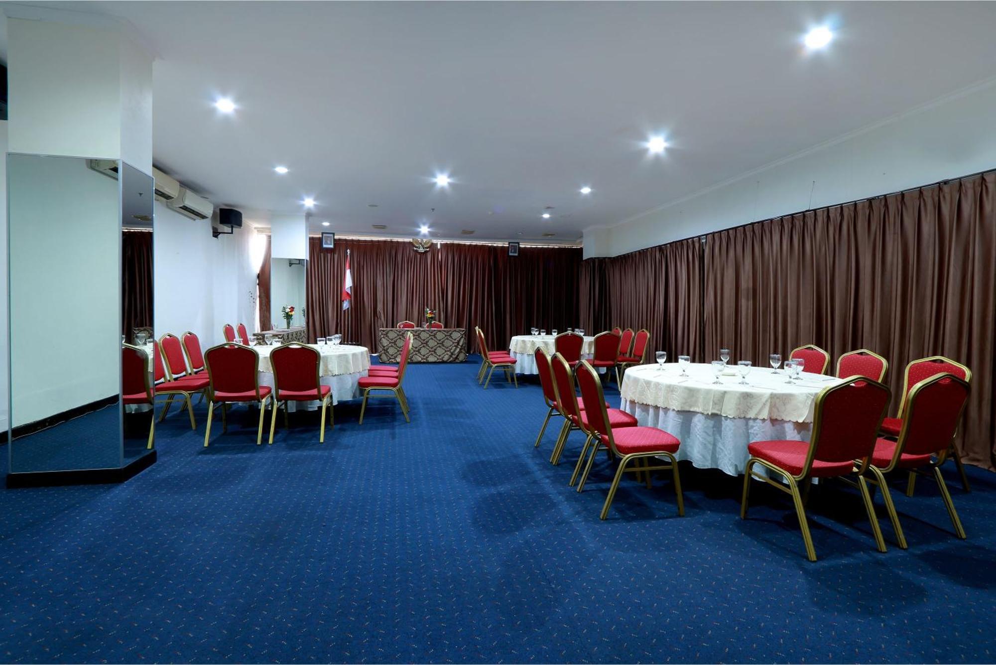 Hotel Dafam Pekalongan Exterior photo