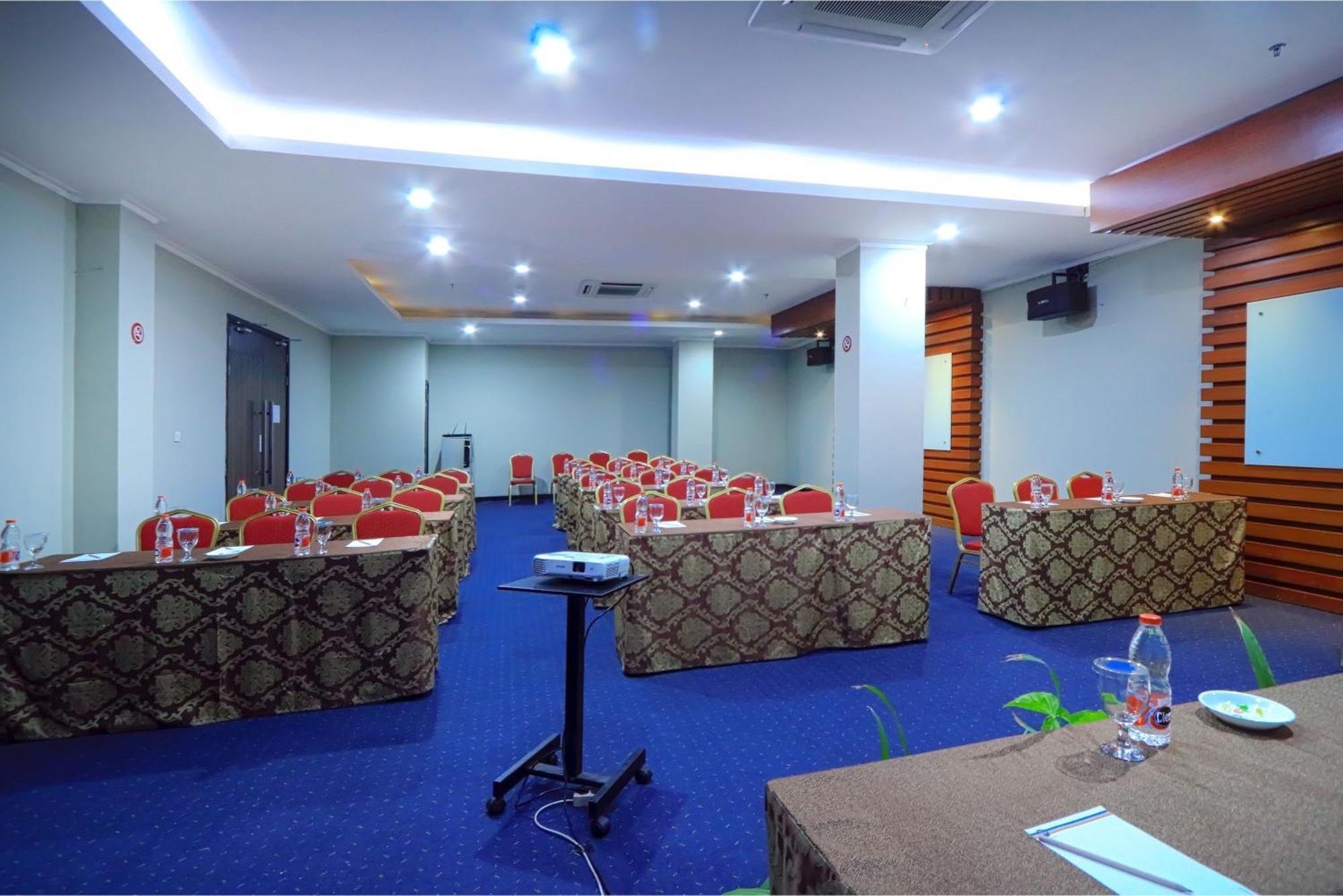 Hotel Dafam Pekalongan Exterior photo