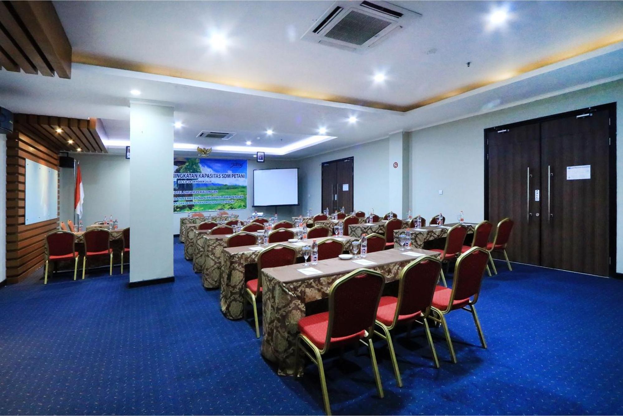 Hotel Dafam Pekalongan Exterior photo